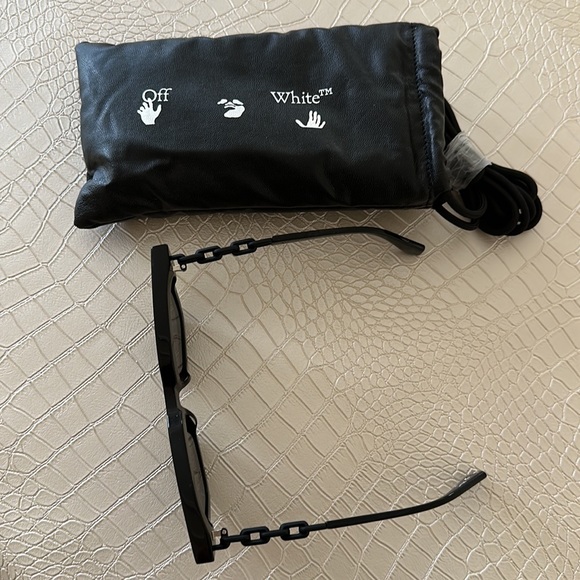 OFF-WHITE C/O VIRGIL ABLOH Nina Cat-Eye Sunglasses - Picture 13 of 16